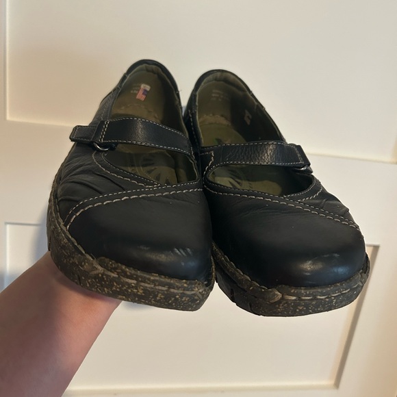 Earth Medley Black Leather Mary Jane Shoes / Flats Size 8.5 - Picture 2 of 8